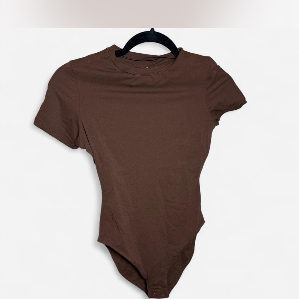 SKIMS fits everybody short sleeve Brown Bodysuit (cocoa)